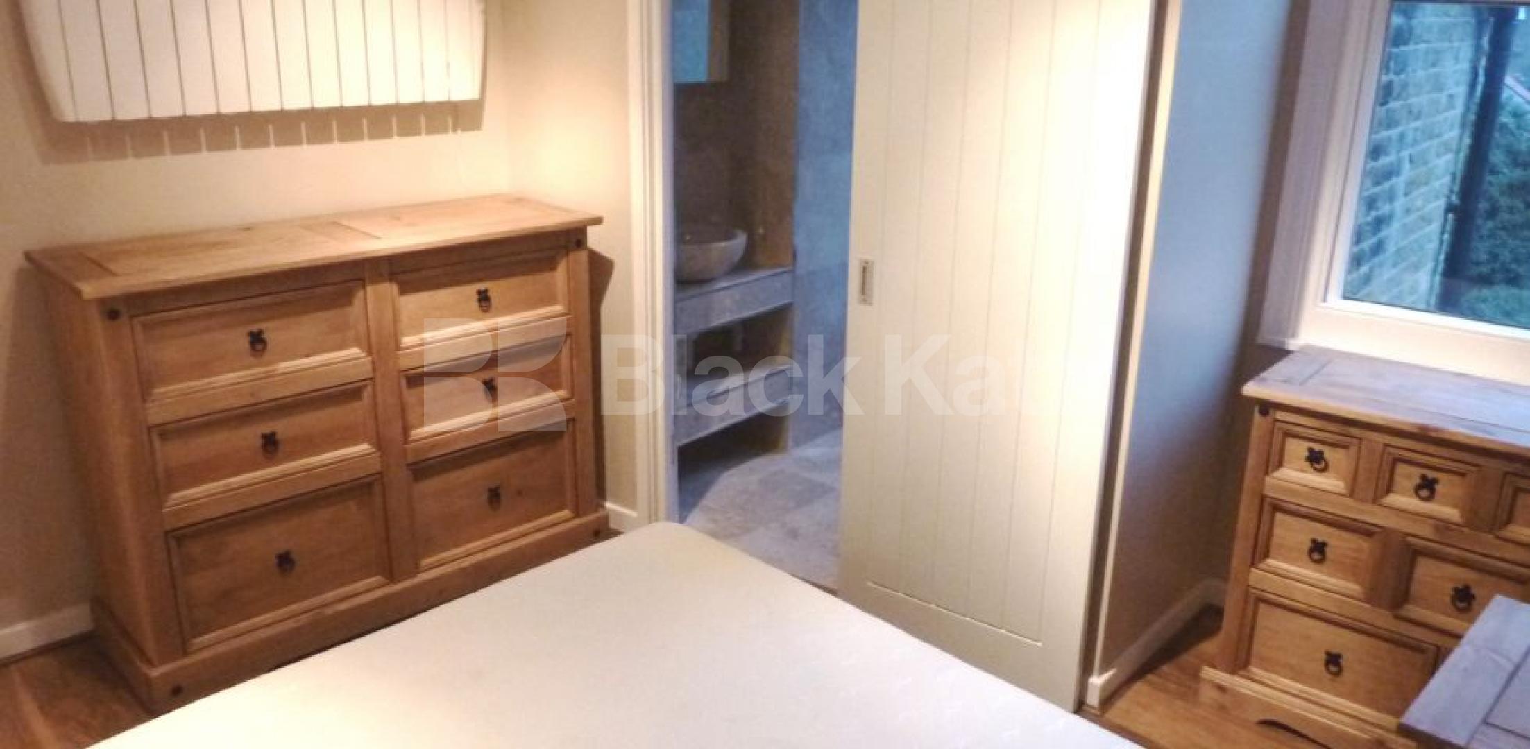 			NEW INSTRUCTION!, 1 Bedroom, 1 bath, 1 reception Flat			 Kings Cross Road, KINGS CROSS